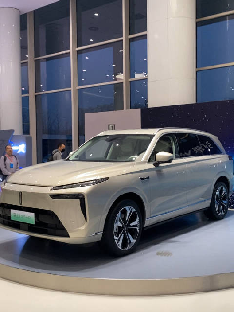 新鲜热乎的魏牌蓝山实拍，这个调整后的外观你们觉得怎么样？