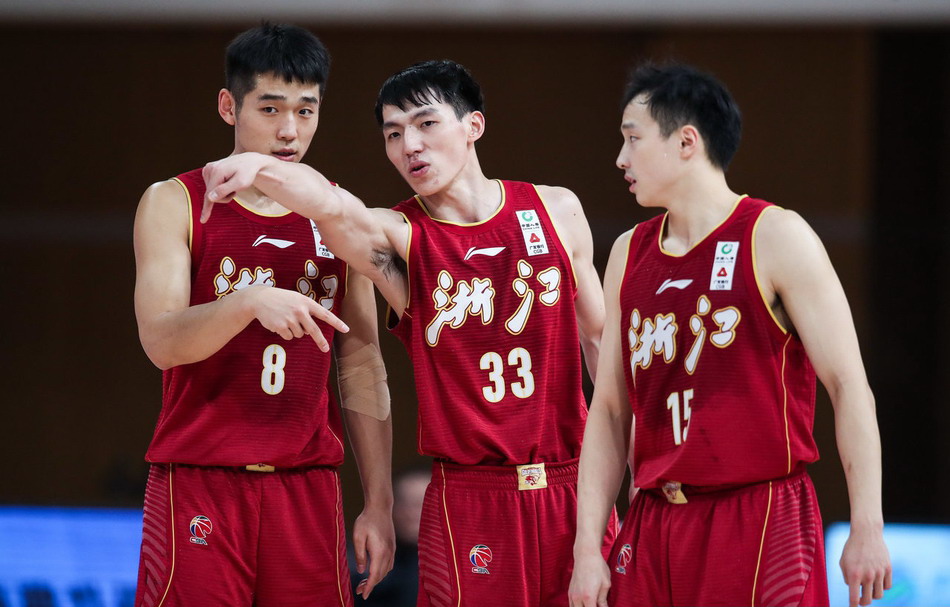 cba常规赛第34轮战报：领头羊豪取9连胜，广东男篮大胜杜锋被驱逐