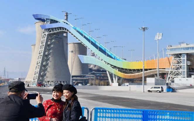 首钢工业锈带变生活秀带丨北京冬奥会时，外国运动员点赞疯狂的烟囱很酷