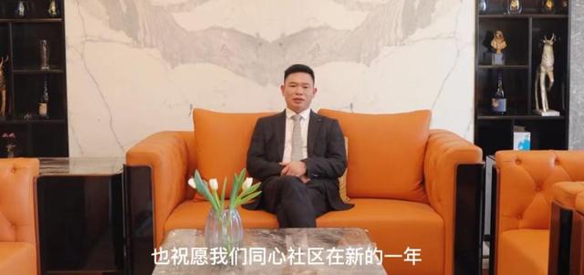 张国政出现在多个视频中,宣讲同心社区。图片来源/视频截图