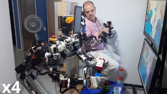 来自哥伦比亚一位牛老师做的远程遥控机器人Enzo