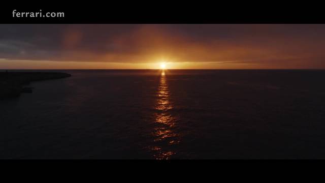 法拉利Roma Spider（敞篷版）车型，新车采用双门四座布局……