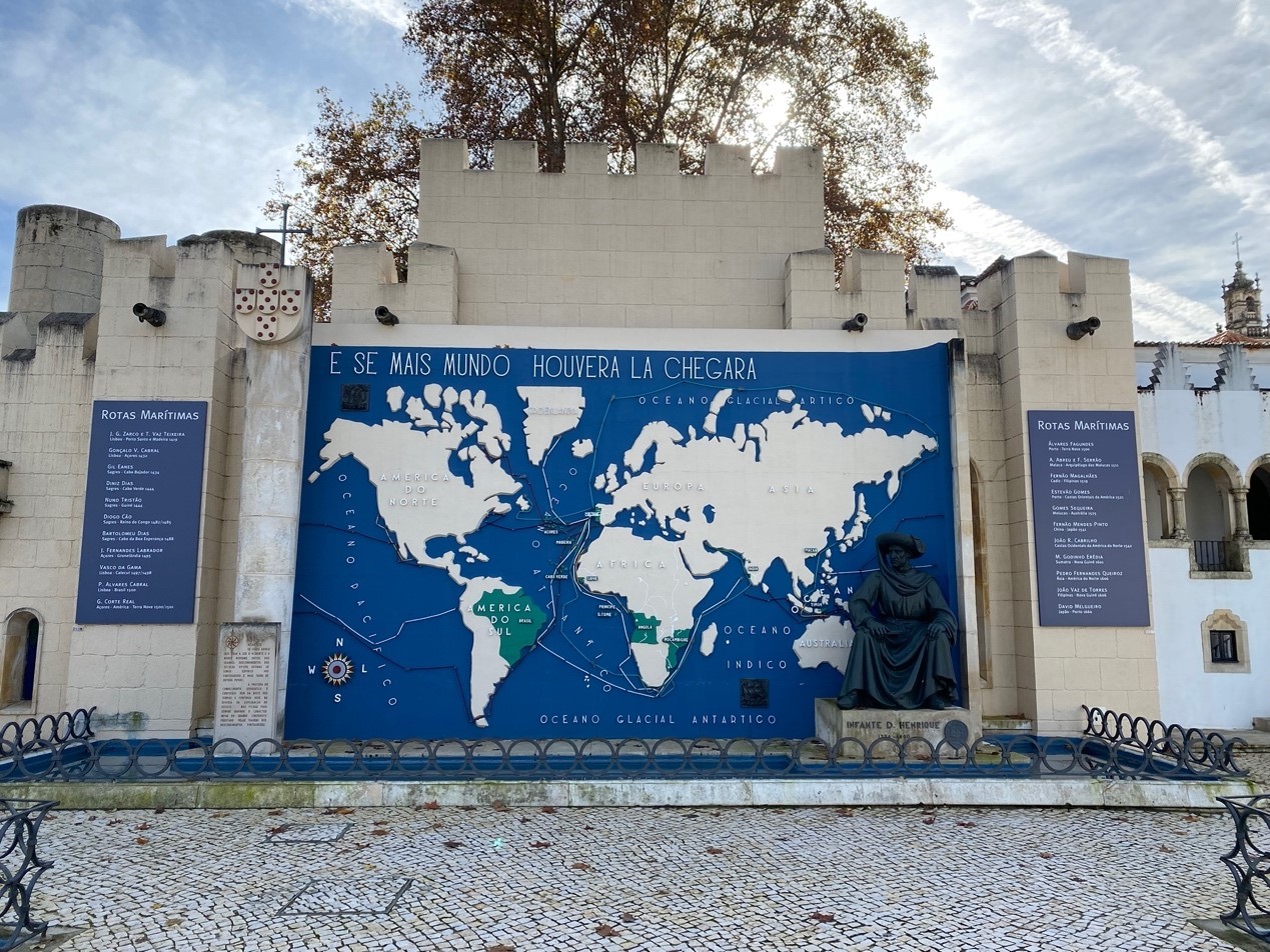 这幅巨型地图显示着葡萄牙帝国的版图和海上探索的线路,摄于2022年11月3日