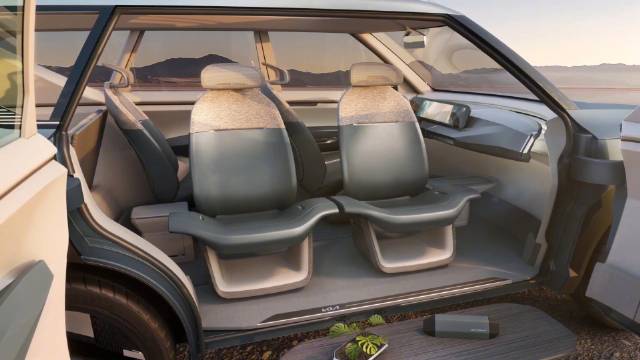 起亚EV5概念车，马车门搭配旋转座椅！