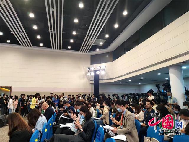 媒体报道博鳌亚洲论坛2023年年会新闻发布会暨旗舰报告发布会。中国网记者 彭瑶 摄