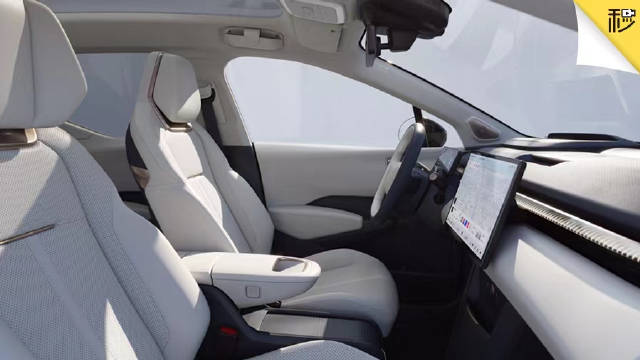 可滑动14.6英寸中控屏 玫瑰金内饰 极氪X上海车展首秀