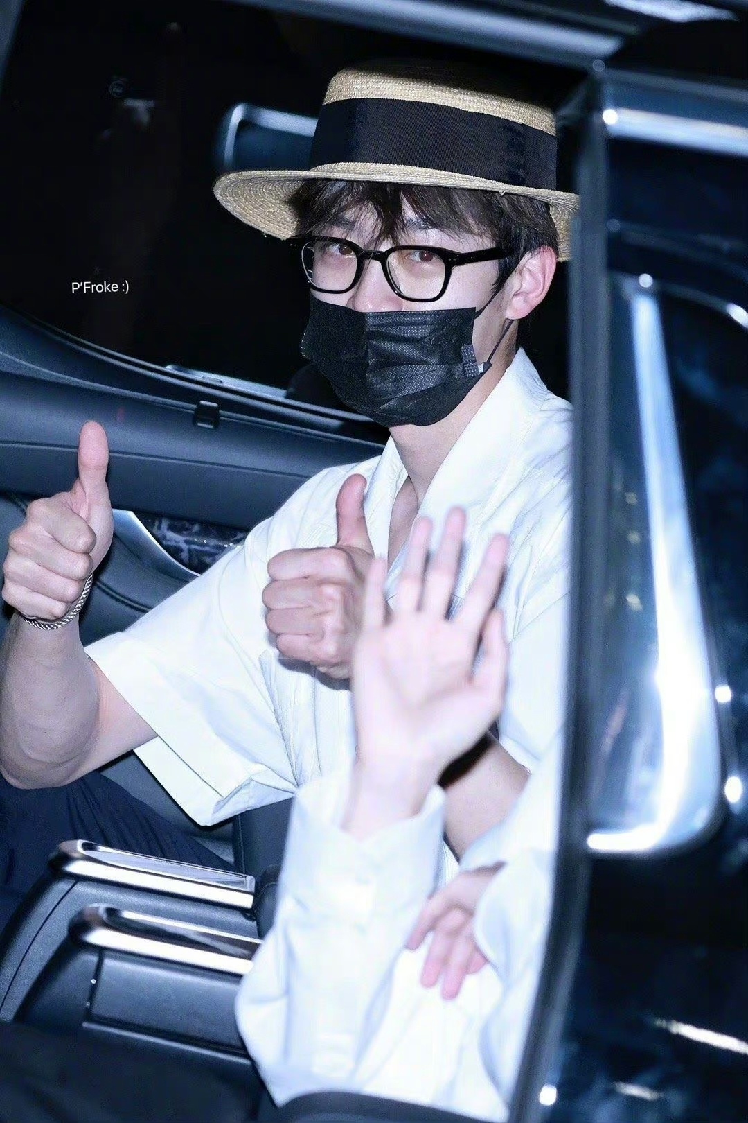 INTO1全员今晚都抵达<a href=