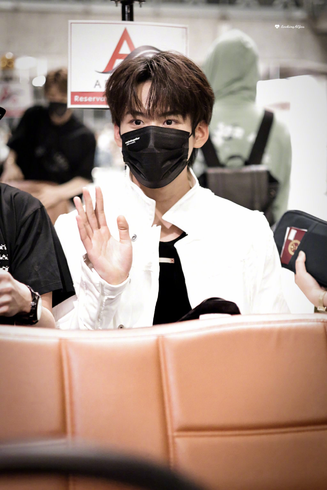 INTO1全员今晚都抵达<a href=