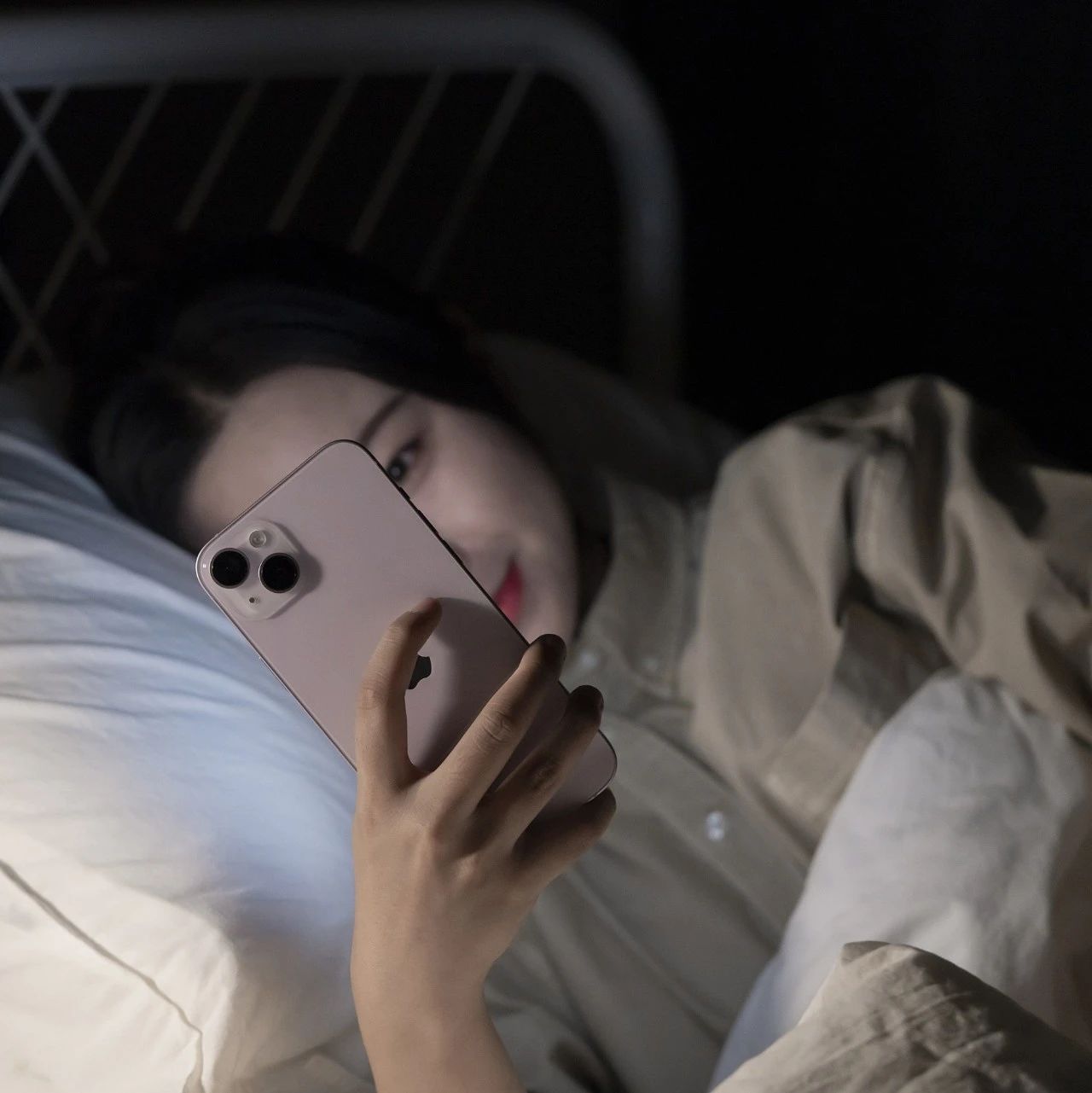 长期熬夜玩手机的人，五种疾病都会找上你，希望你一个都没有—【NMN观察】