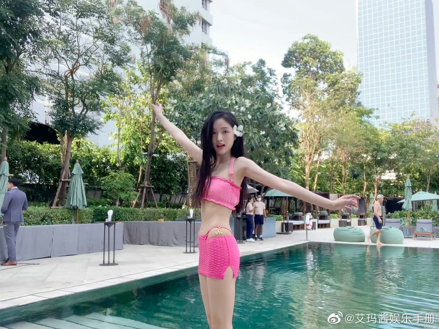 鞠婧祎、吴宣仪<a href=