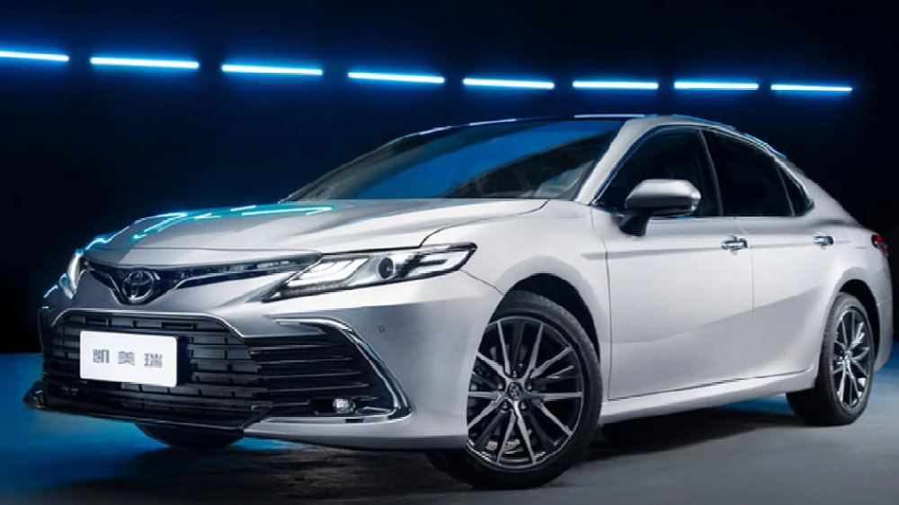 日系B级轿车争夺赛：2023款丰田凯美瑞对比本田雅阁