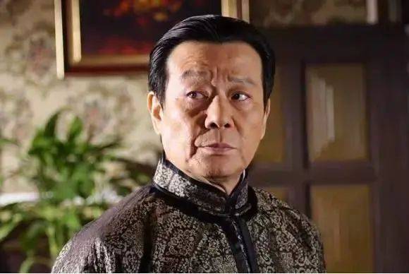 一妻一妾、5个儿女、68岁“视帝”寇世勋，晚年竟还有贤妻在侧