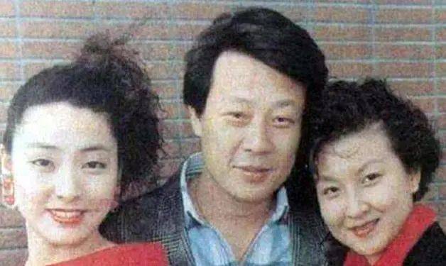 一妻一妾、5个儿女、68岁“视帝”寇世勋，晚年竟还有贤妻在侧