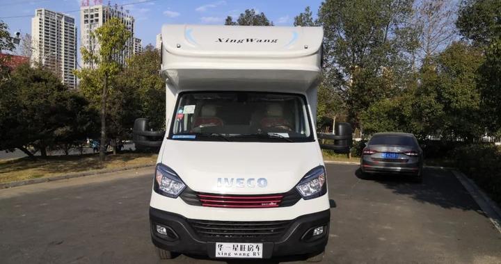 4.13洛阳房车展：星旺房车依维柯C型，大额头，大空间！