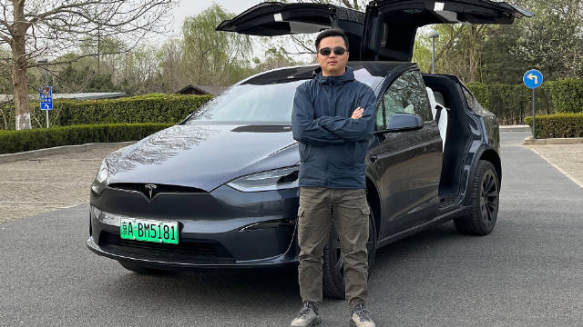 新款特斯拉Model X Plaid 的方向盘好不好上手？