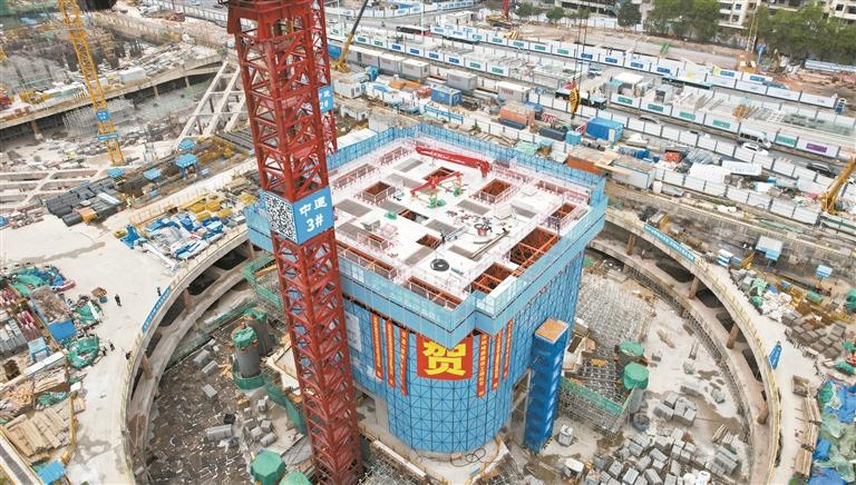 华富村改造项目 启用“空中造楼机”|湾区智慧广场|建设|一代|智慧广场|深圳市_新浪新闻