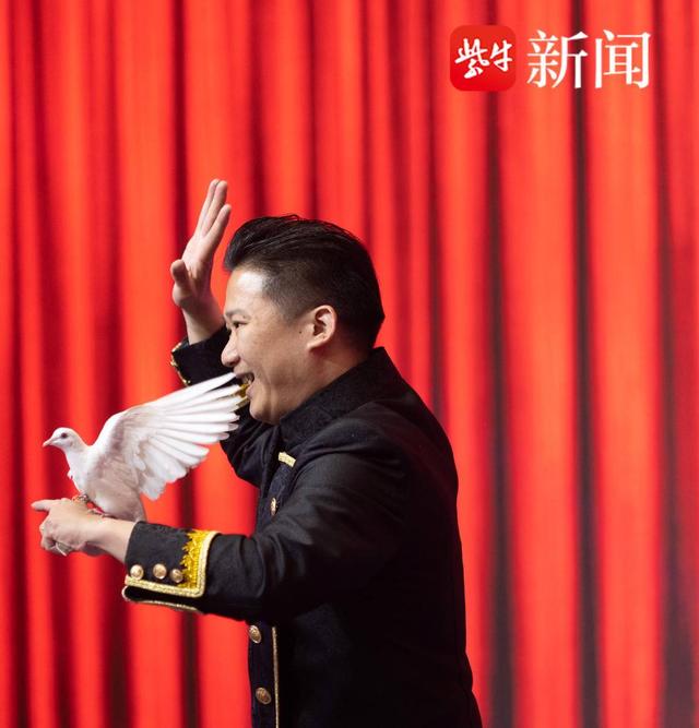 省青年艺术家走进扬州演绎青春风采休闲区蓝鸢梦想 - Www.slyday.coM 省青年艺术家走进扬州演绎青春风采休闲区蓝鸢梦想 - Www.slyday.coM