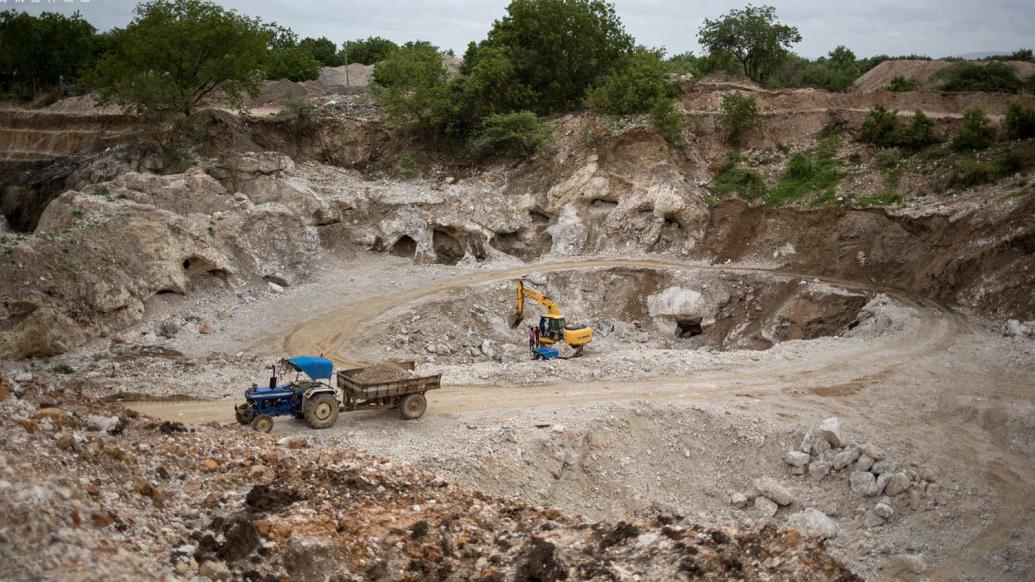 碳酸锂跌破25万元/吨,江西宜春部分云母提锂企业已停产以挺价