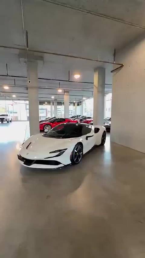 实拍法拉利Ferrari SF90，很漂亮！
