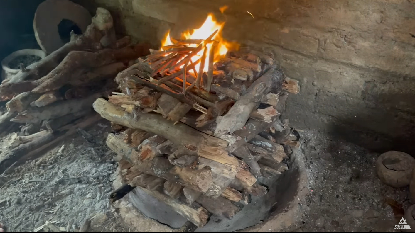 幸亏这个房子破破烂烂的，不然澳洲小哥这集拍完怕是就要没了……