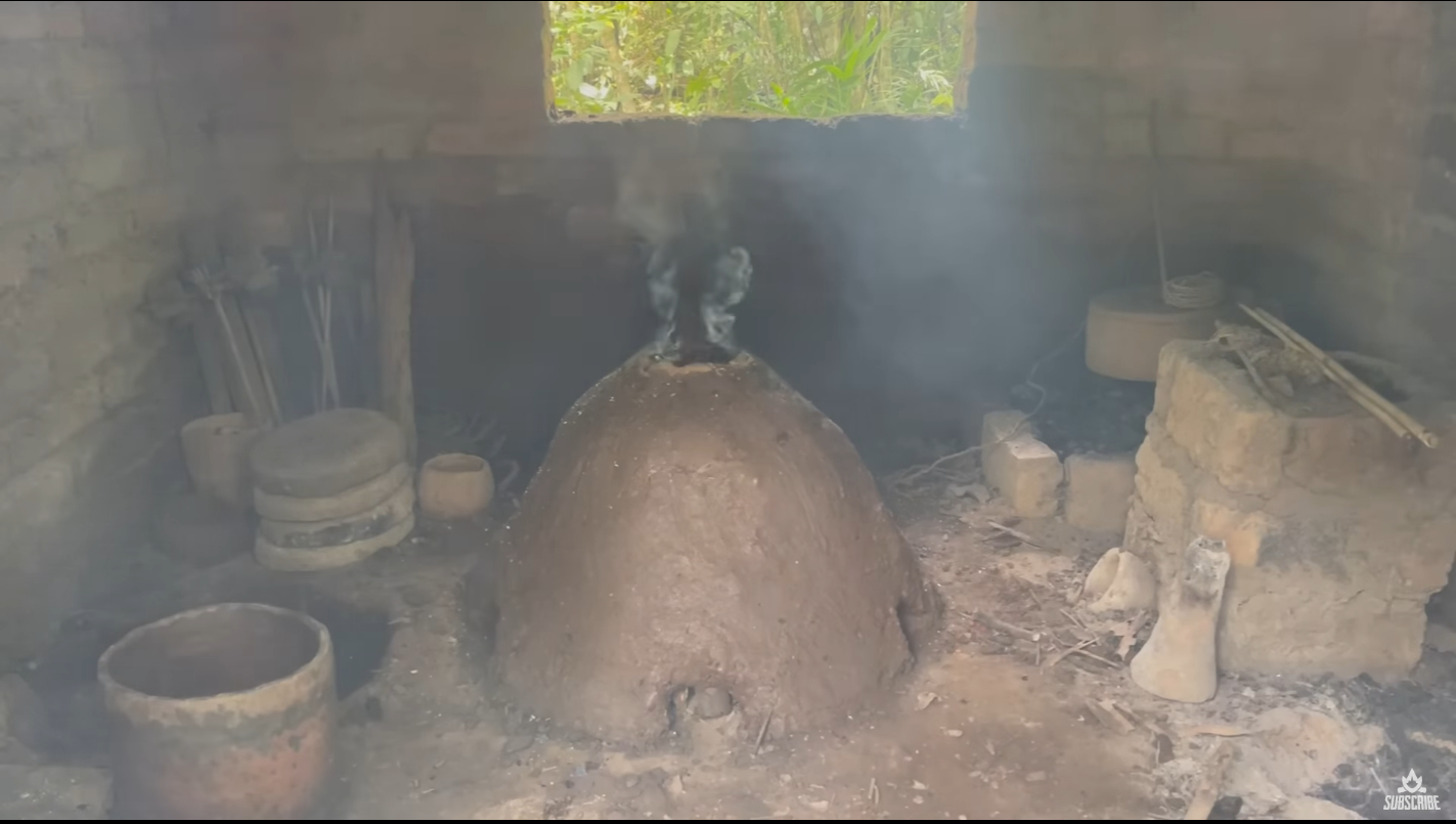 幸亏这个房子破破烂烂的，不然澳洲小哥这集拍完怕是就要没了……