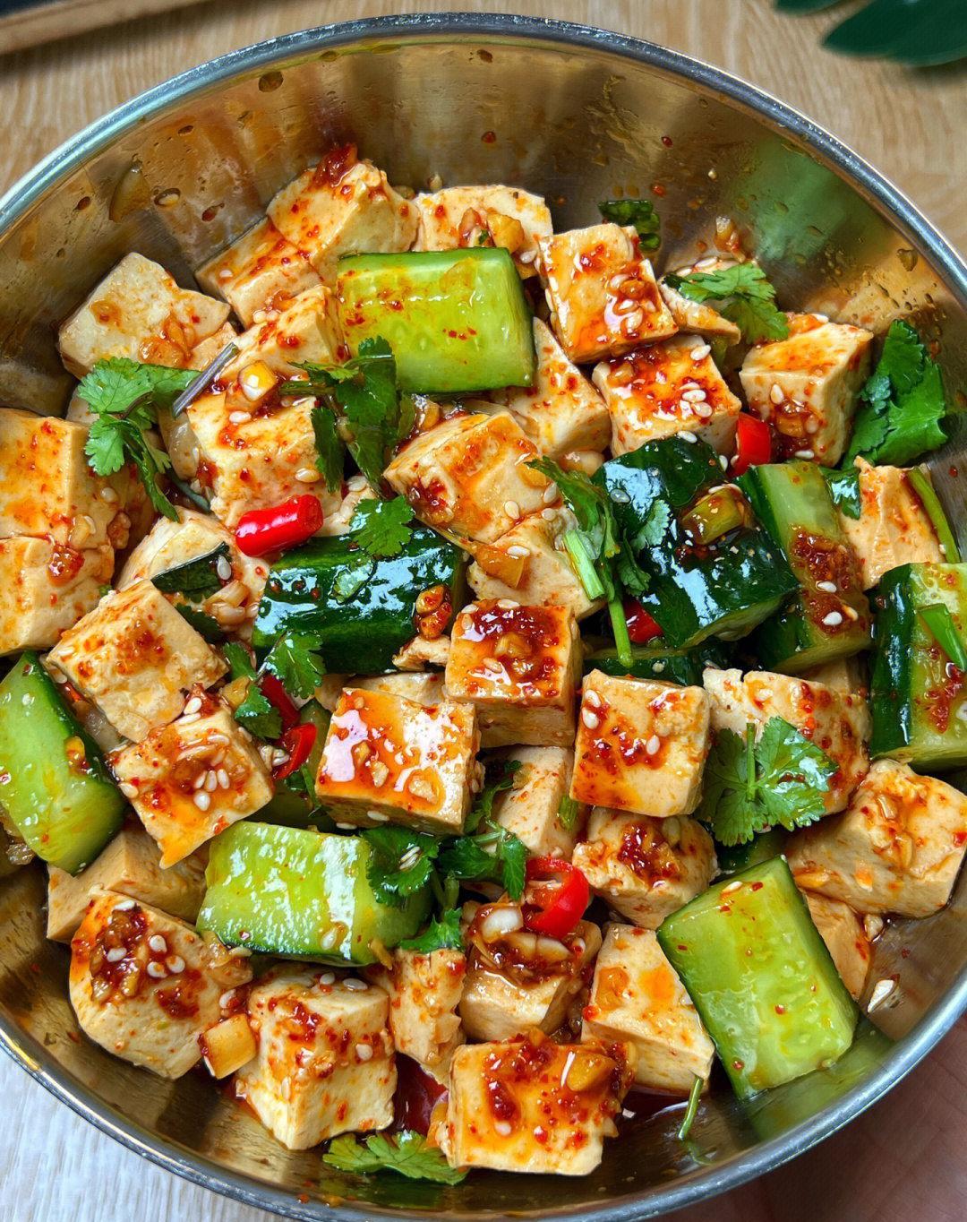 分享黄瓜炒干豆腐的做法，少油低脂，营养美味 - 哔哩哔哩