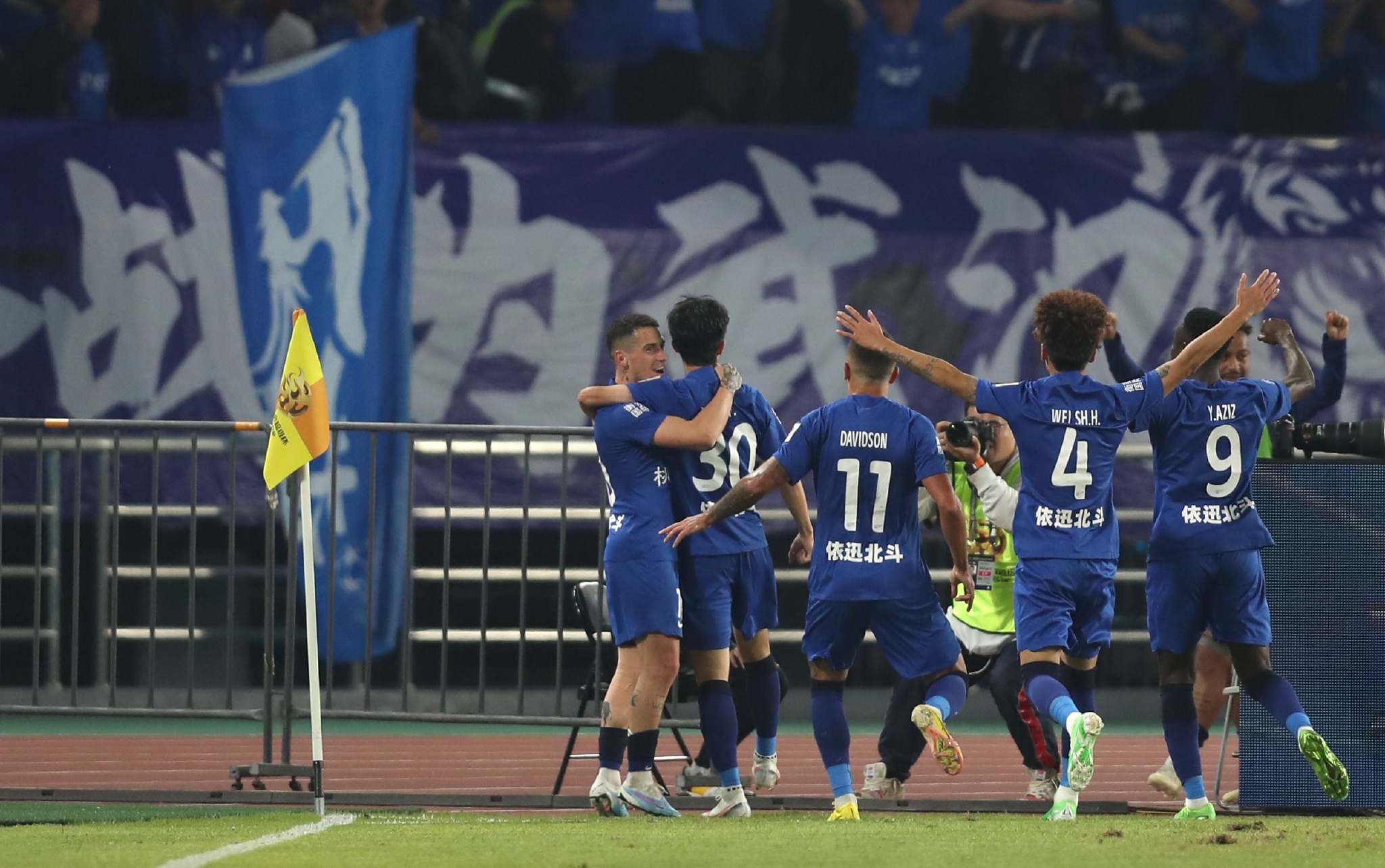 武汉三镇夺得中国足协超级杯冠军，中国职业足球大有希望