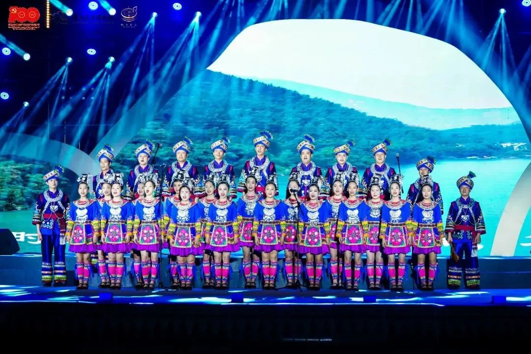 小双双唱山歌直播 492c-3d33940efafc833e5dc9b45408942e9c.jpg