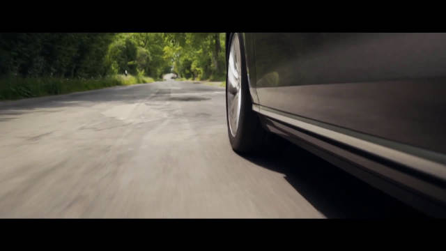 主动悬架广告，有点夸张了