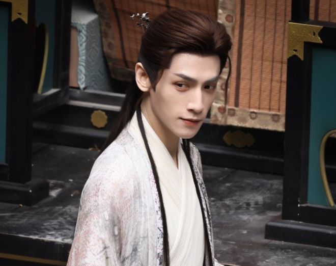 罗云熙现实中长相如何？告别《长月烬明》滤镜，扫楼生图看愣网友休闲区蓝鸢梦想 - Www.slyday.coM