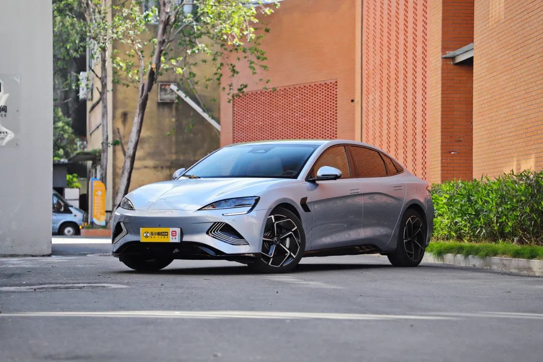 不到19万买3秒级性能钢炮,颜值爆表,95%的年轻人都心动!