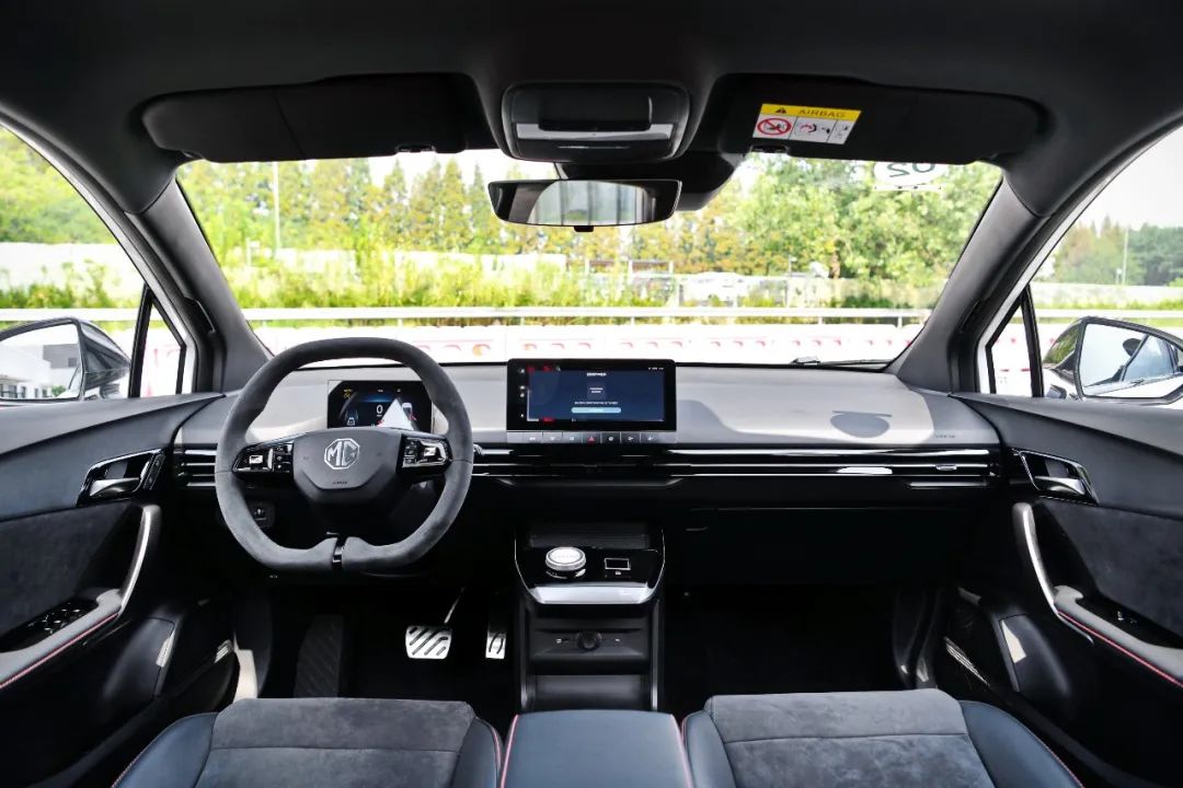 不到19万买3秒级性能钢炮,颜值爆表,95%的年轻人都心动!