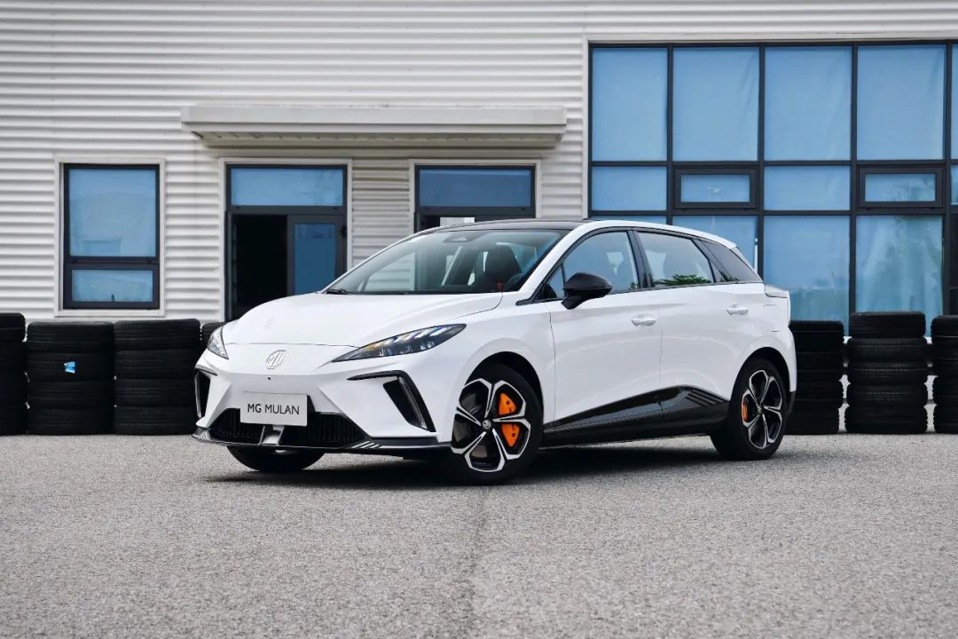 不到19万买3秒级性能钢炮,颜值爆表,95%的年轻人都心动!