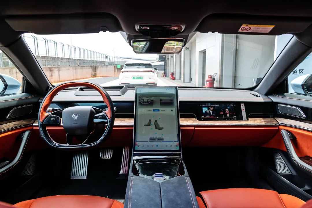 不到19万买3秒级性能钢炮,颜值爆表,95%的年轻人都心动!