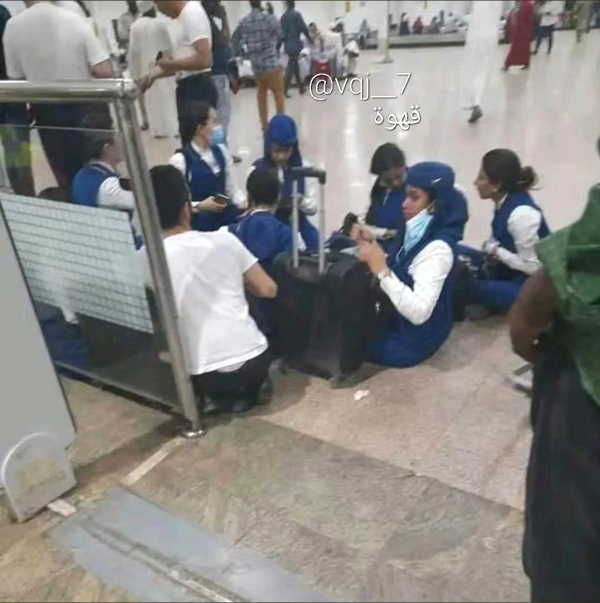 突发!多架客机在苏丹被击中!休闲区蓝鸢梦想 - Www.slyday.coM 突发!多架客机在苏丹被击中!休闲区蓝鸢梦想 - Www.slyday.coM