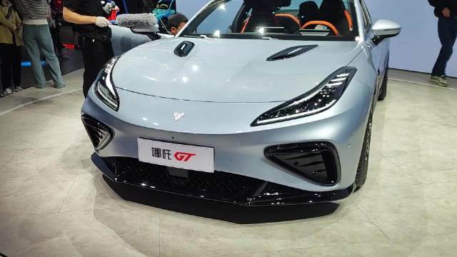 上海车展直击：新车抢先看-哪吒GT