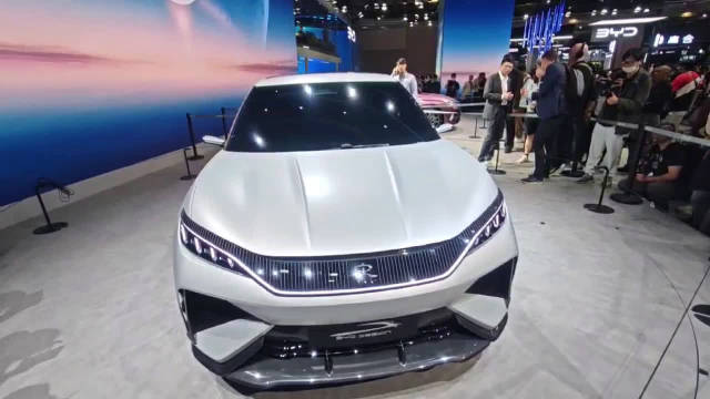 上海车展直击：新车抢先看-比亚迪宋L概念车