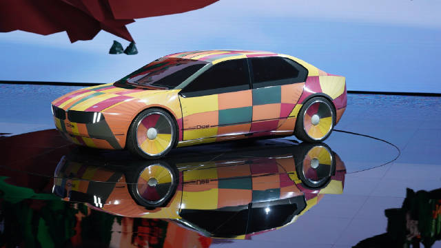 在上海车展前夕举办的宝马“创想未来之夜”上……