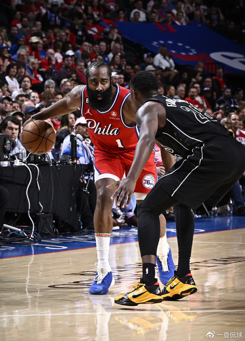 哈登组织串联全队进攻 快船多点开花大胜对手刷新赛季得分纪录