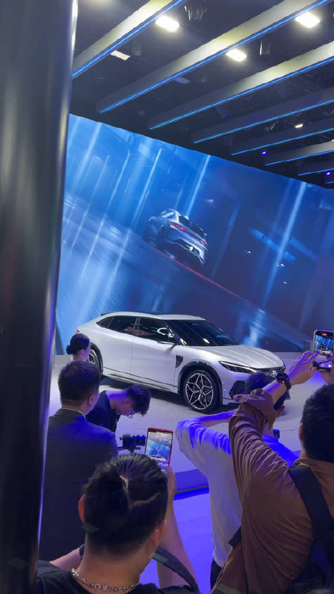 比亚迪王朝网概念车来了！宋L，看起来来很帅气啊！