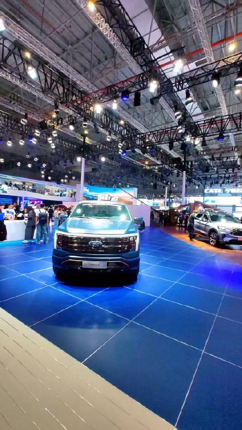 福特F-150纯电版亮相国内，最大功率414KW，最大扭矩1050Nm……