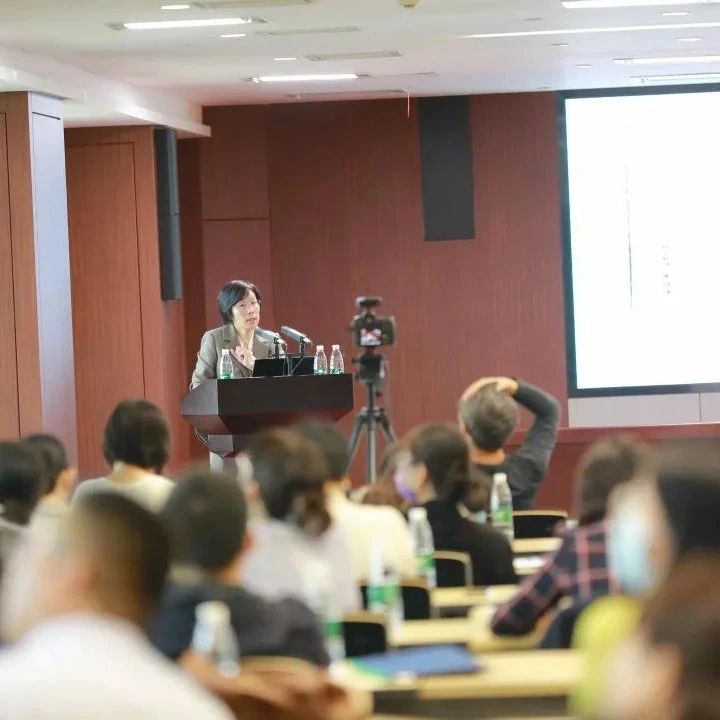 王亚平在空间站脸变圆润，并非吃胖，它究竟经历了什么...