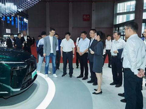 上海车展现场直击：长城汽车受政府重视，各界围观其智能新能源！