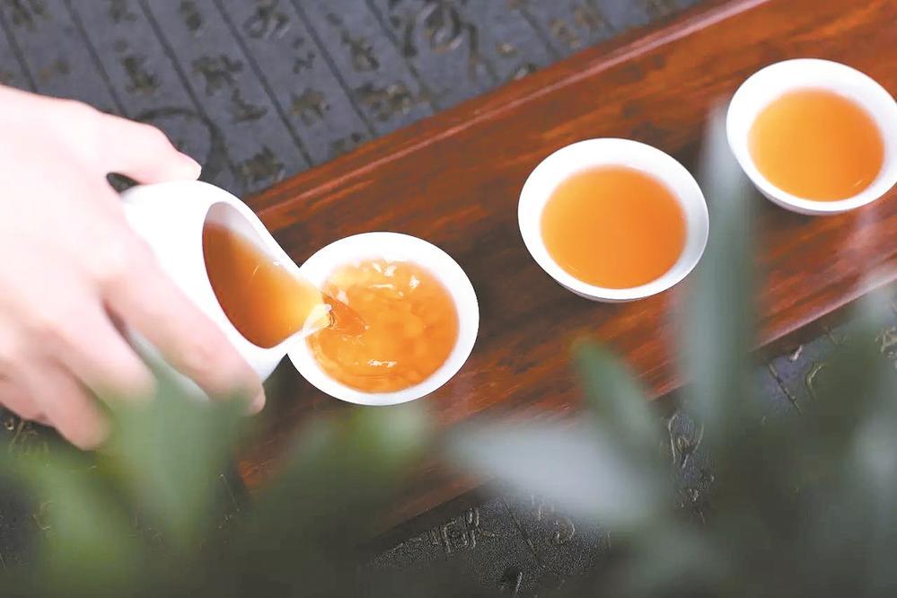 英国人开始学习中国茶道