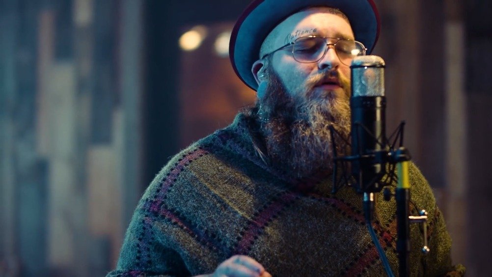 灵魂歌手Teddy Swims翻唱Mario在2004年的作品《Let Me Love You》灵魂歌手Teddy音乐人_新浪新闻