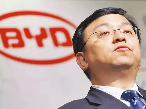 深圳新首富诞生了，一年卖出180台汽车，自己却选择坐地铁出门