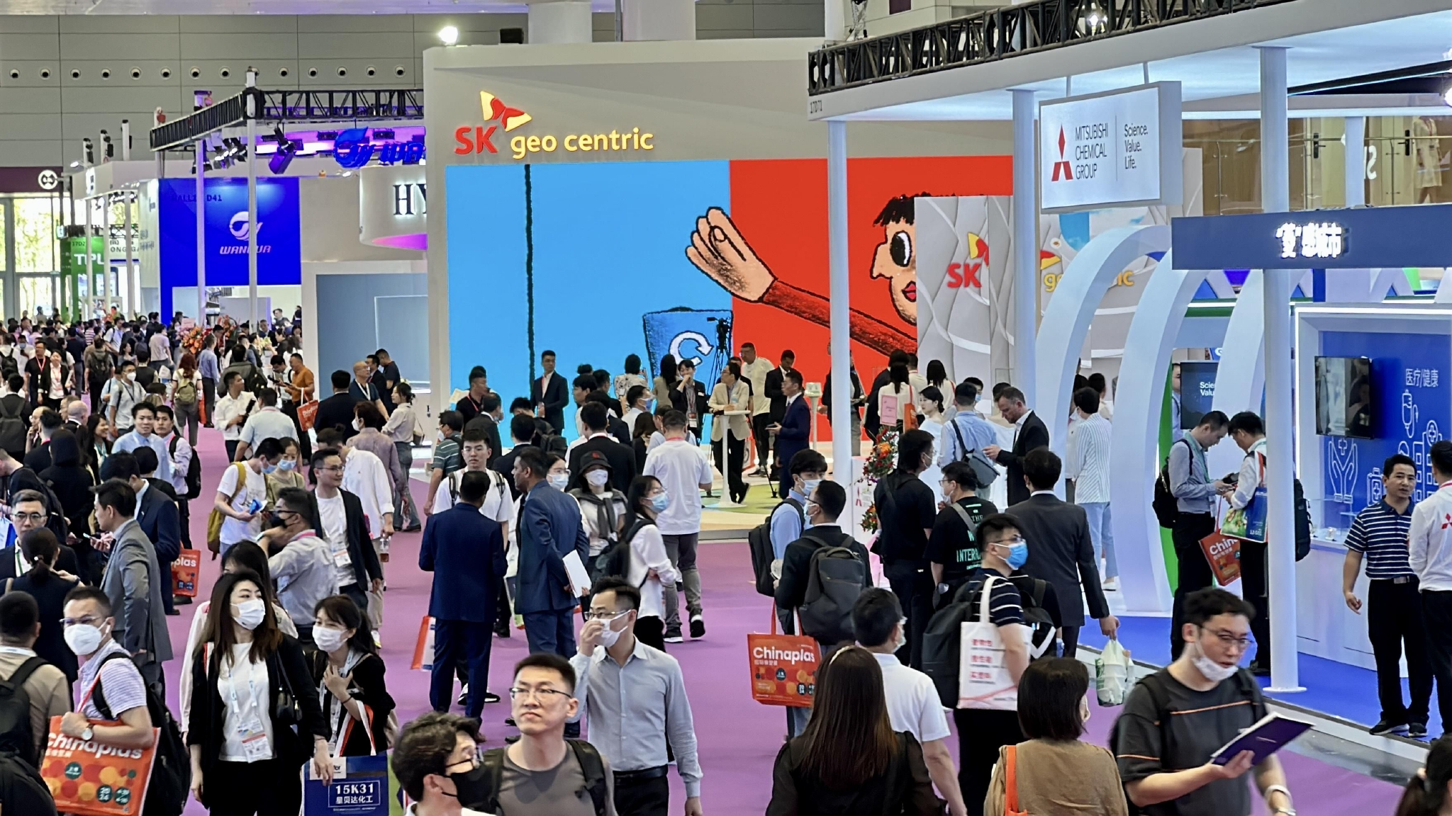 中雷科技上海 深读|深圳看展中山看厂,新式“会展圈”来了