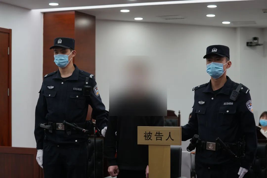 网购走私零件自行组装，北京一男子私藏枪支获刑1年
