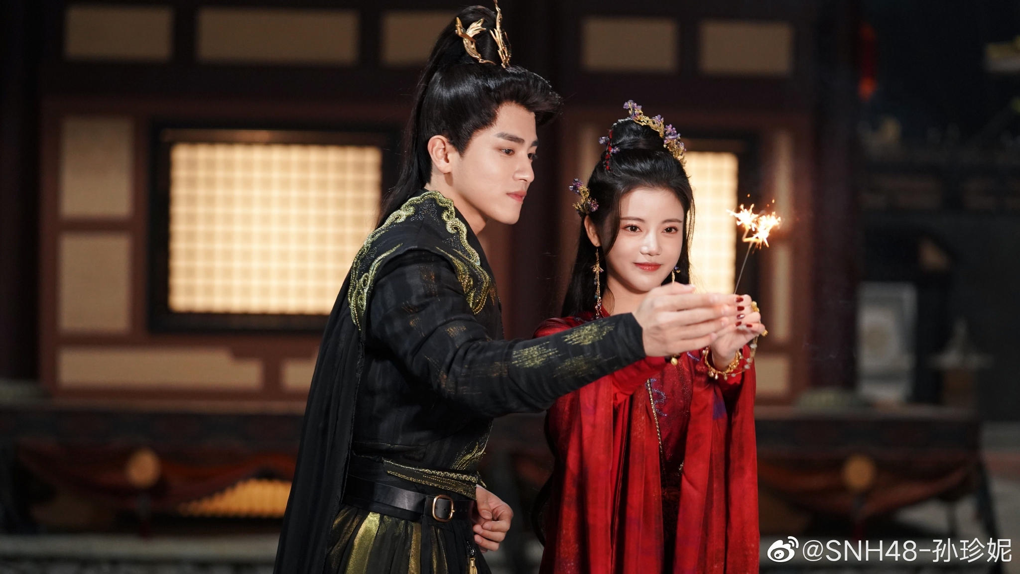 在今天的中，谈及进组《长月烬明》后的第一场戏……休闲区蓝鸢梦想 - Www.slyday.coM