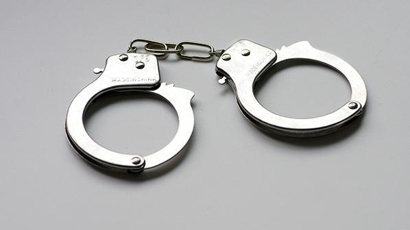 安诚财险一支公司负责人制造三车追尾骗保21.5万被禁业4年，已获刑4年